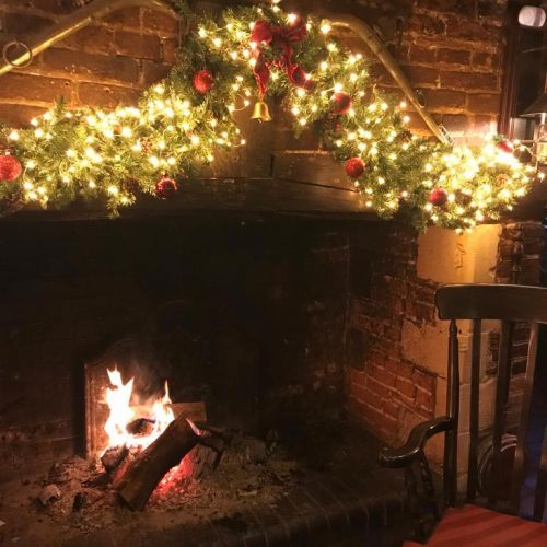 Fireplace-at-Christmas---The-White-Horse-at-Ampfield-2023-2